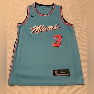 Dwayne Wade Nike Swingman jersey